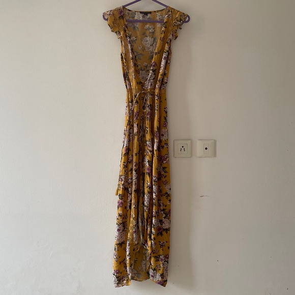 American Eagle Floral printed Yellow Maxi Dress with Slip - Picture 15 of 17